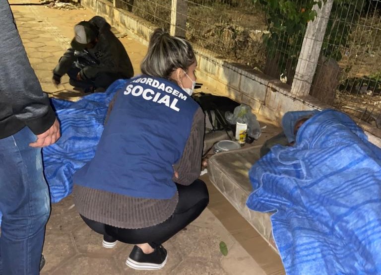 Rondonópolis | Assistência Social distribui cobertores e encaminha pessoas para albergues