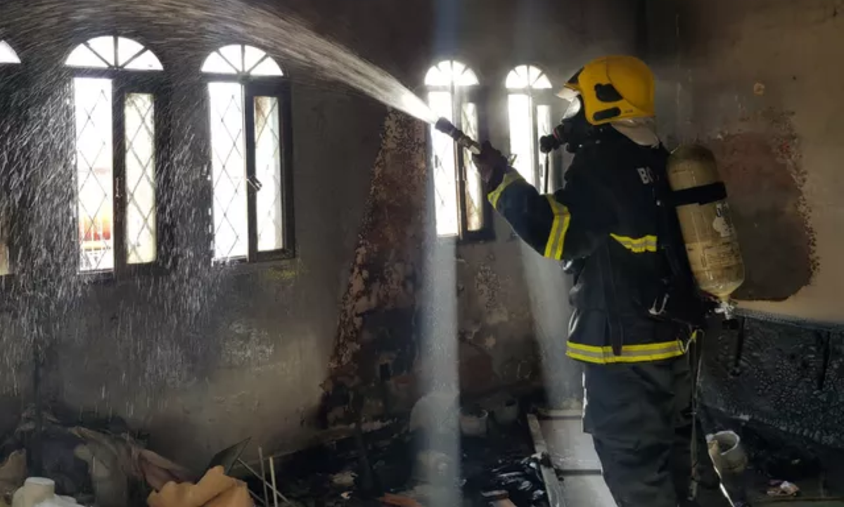 Cáceres | Mulher é encontrada desorientada durante incêndio em casa
