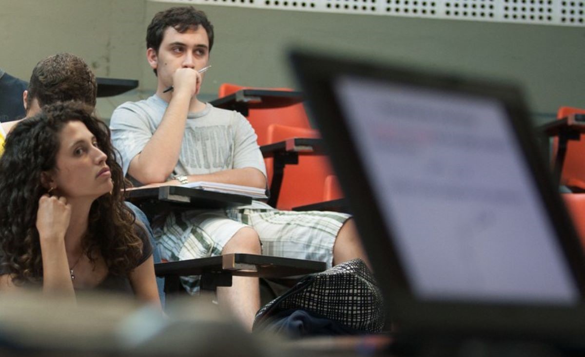 Instituições públicas e privadas tem até 15 de junho para solicitar credenciamento de programas de Residência Médica