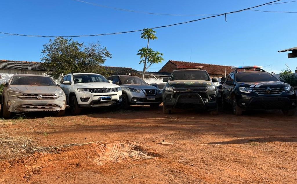 Gefron recupera em Vila Bela da Santíssima Trindade três veículos roubados