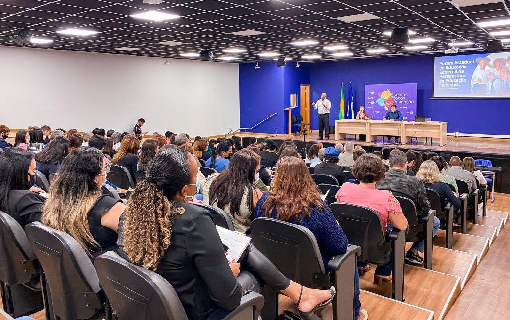 Seduc realiza fórum para implementar a Política Estadual de Educação Especial