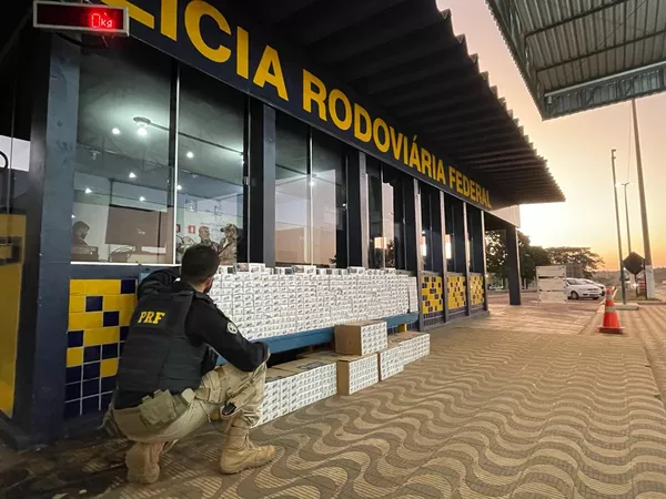 Rondonópolis | Passageiro é preso transportando 600 pacotes de cigarros contrabandeados