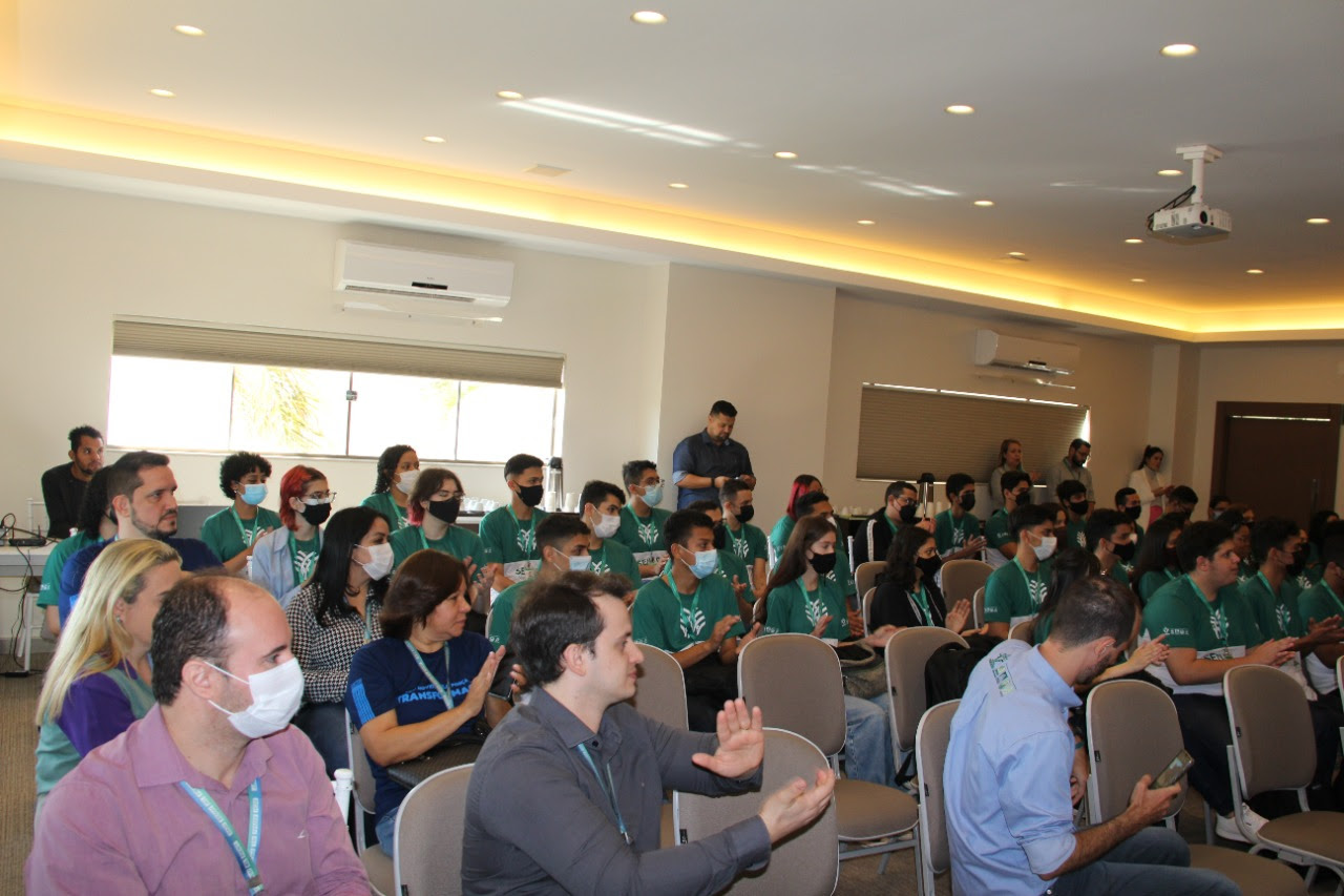 Aprendiz do Futuro capacita 50 jovens para área de tecnologia no agro