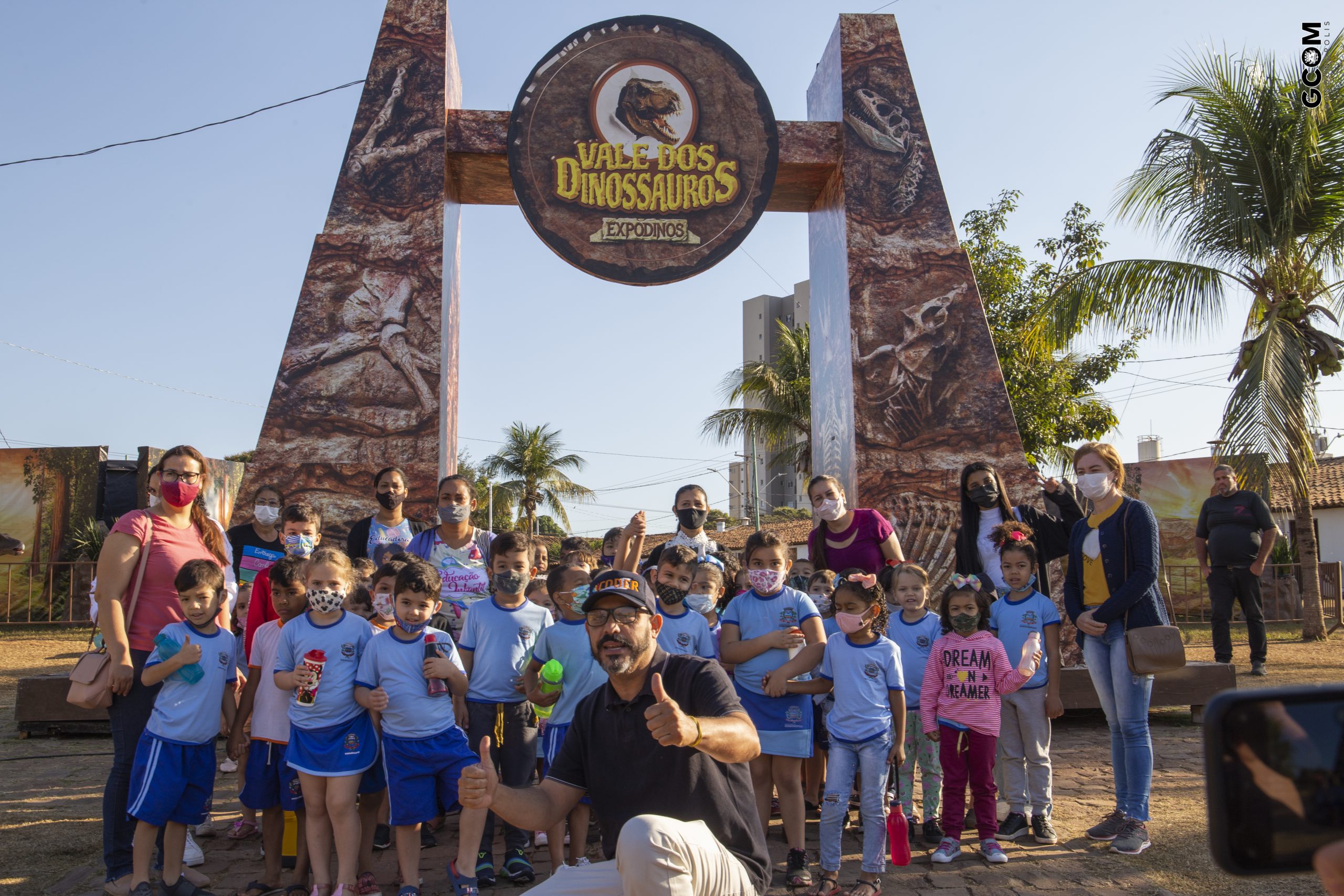 Rondonópolis | ExpoDinos faz sucesso e público se diverte com as atrações inusitadas