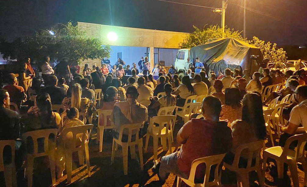 Mais de 100 moradores recebem escrituras e prefeito anuncia mais R$ 16,5 milhões para asfaltar Sagrada Família
