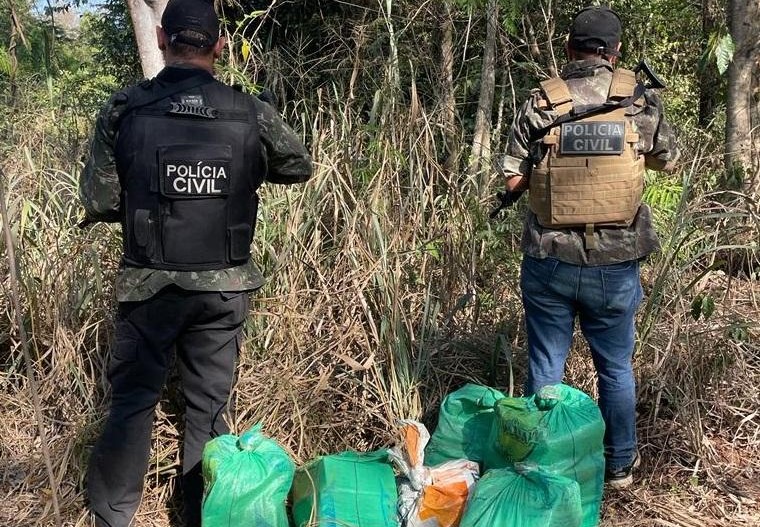 Polícia Civil apreende 126 tabletes de cloridrato de cocaína enterrados em sítio na fronteira