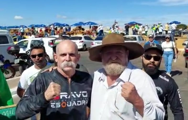 Nelson Barbudo participa de ato Pró-Armas em Brasília
