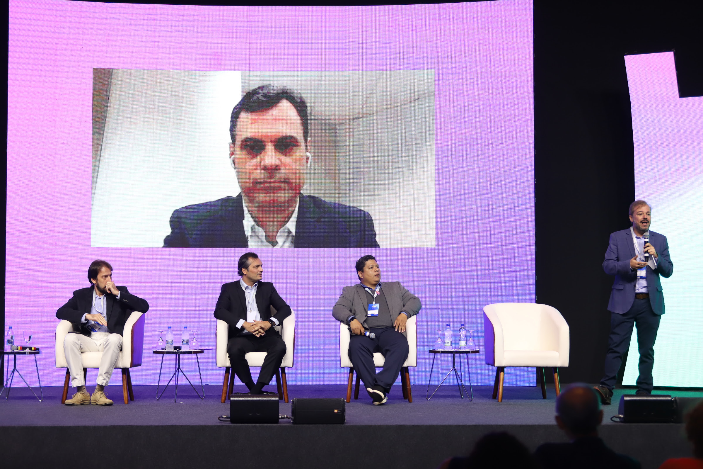 “Transformar Juntos” discute os desafios para que startups entrem nas compras públicas