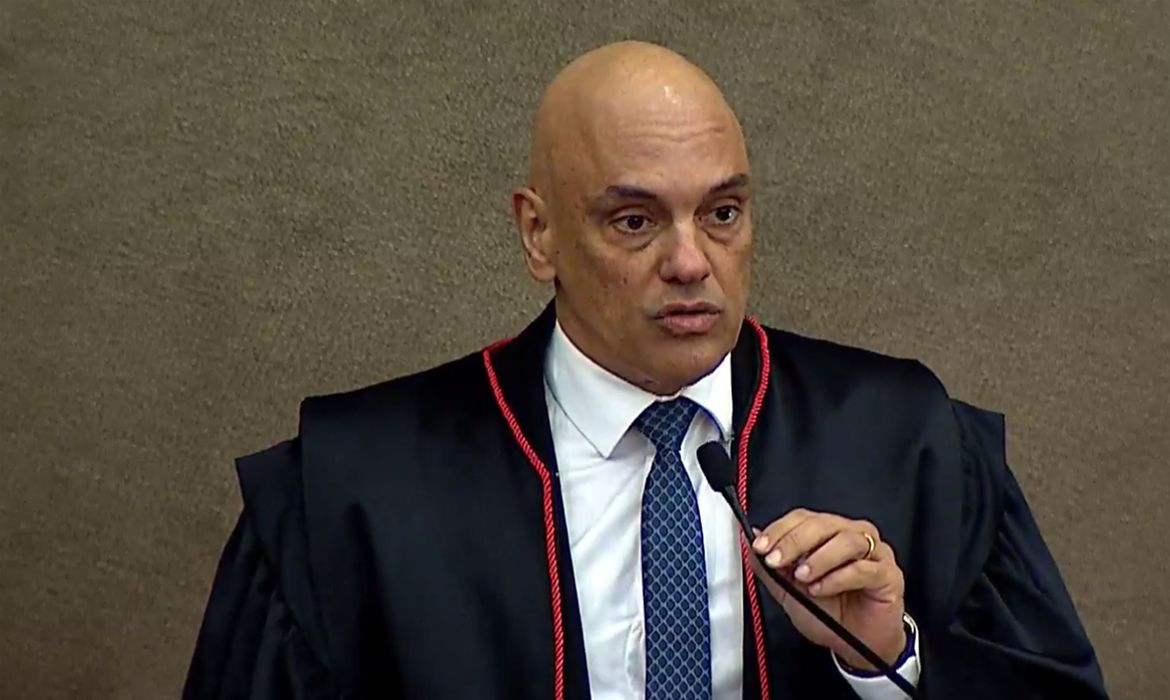 Alexandre de Moraes proíbe campanha da Independência com verde e amarelo