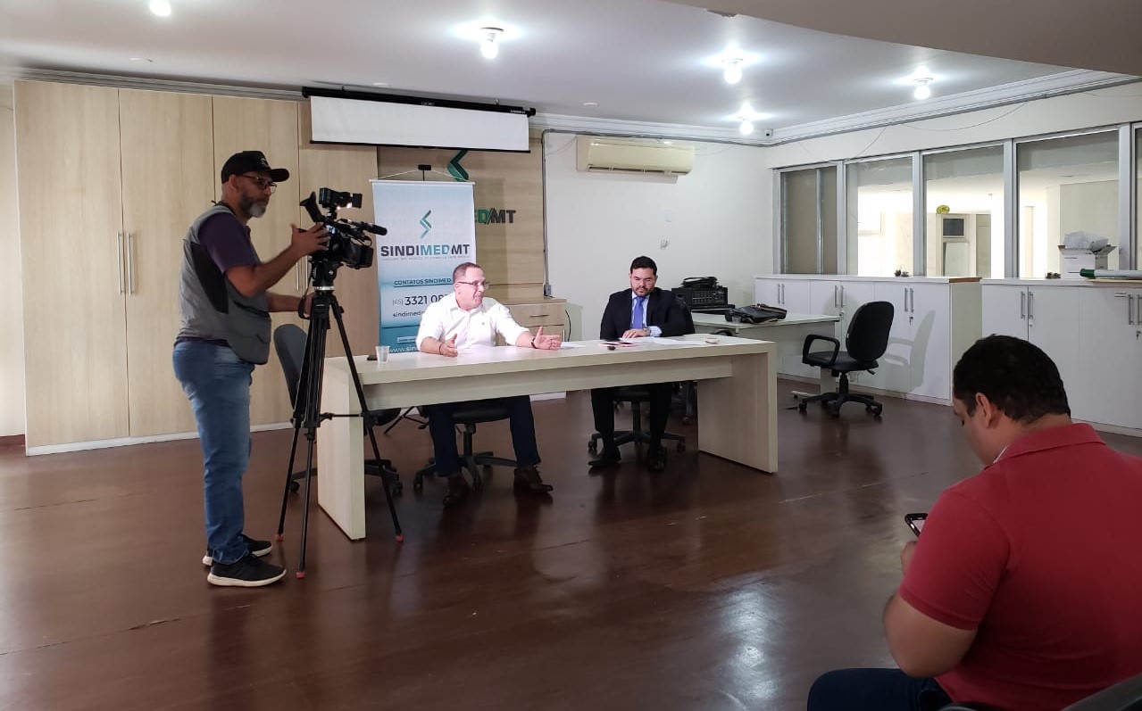 Cuiabá | Médicos aprovam em assembleia deflagração de greve a partir de segunda, dia 5 de setembro