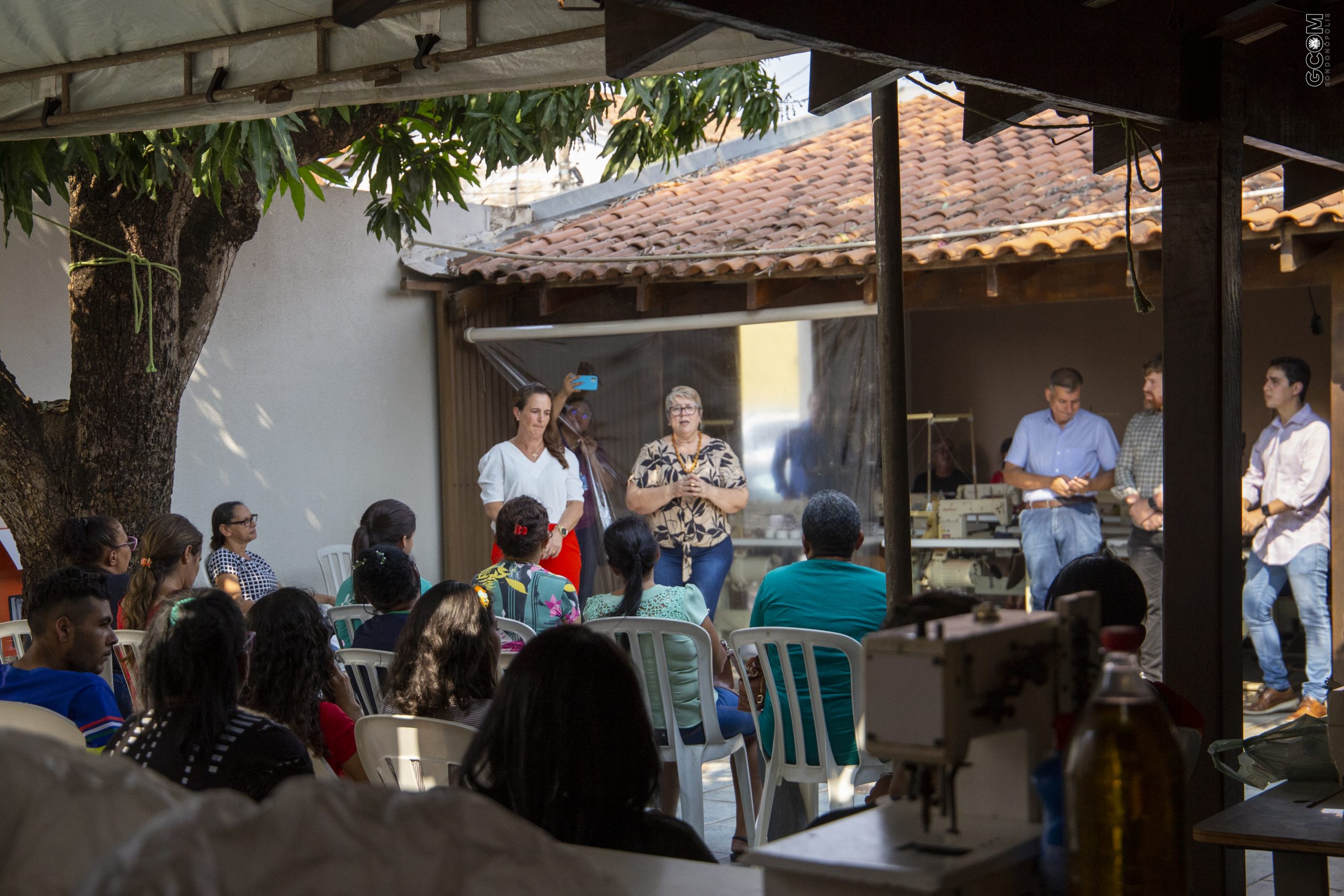 Prefeitura e Associação Luz e Sal iniciam cursos de Confeitaria e Corte e Costura