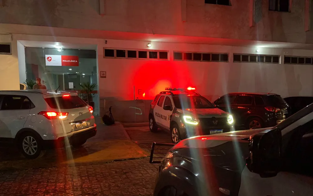 Criança de 3 anos é encontrada morta após ser esquecida dentro de carro
