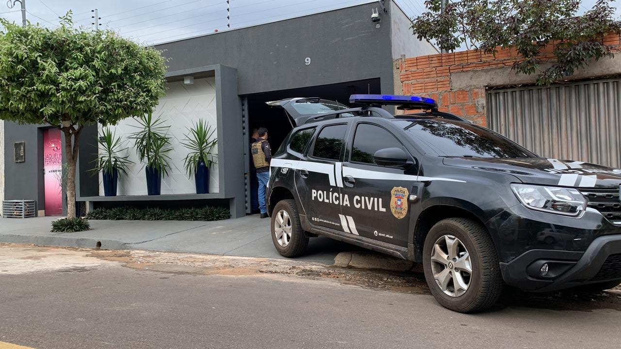 Rondonópolis | Operação cumpre buscas e bloqueia bens de ex-funcionária que desviou quase R$ 400 mil de boutique