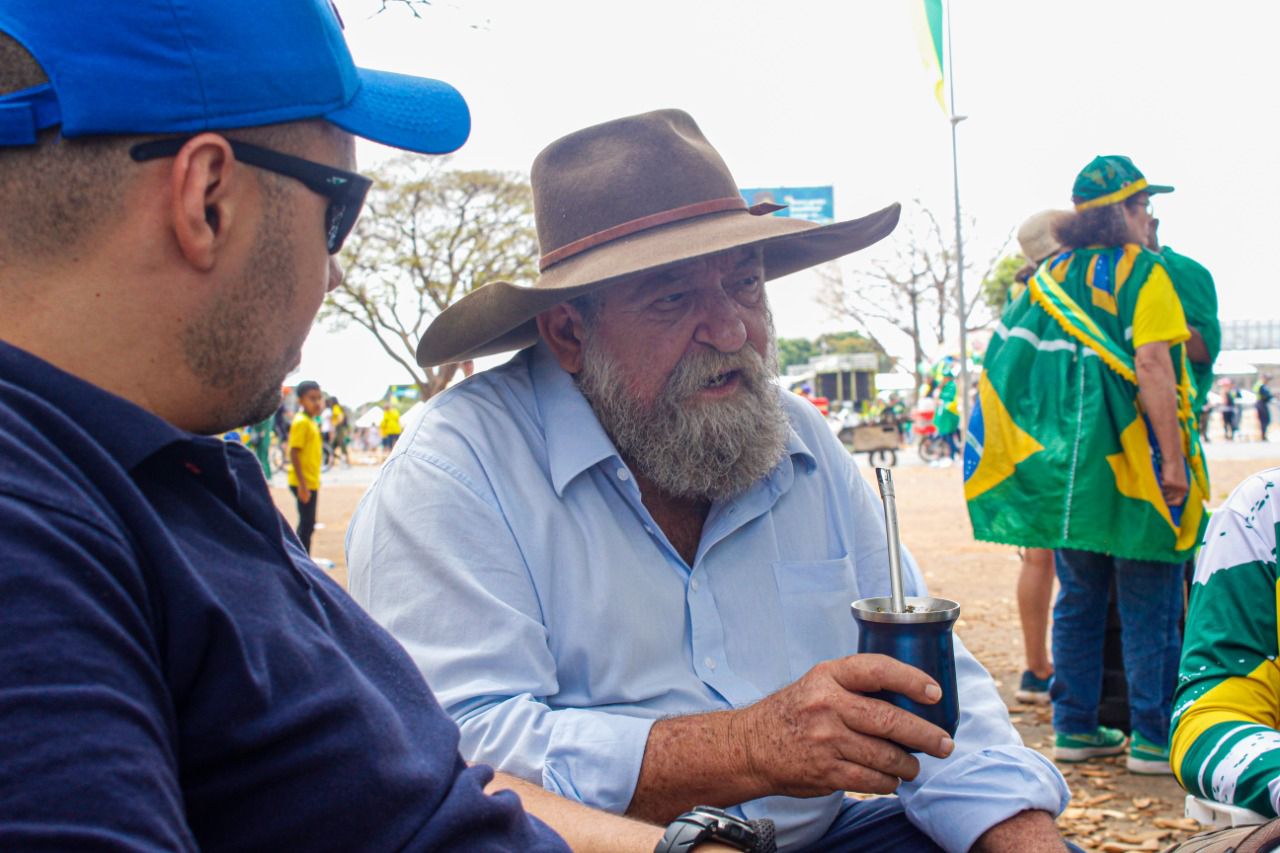 Nelson Barbudo participa de ato em Brasília
