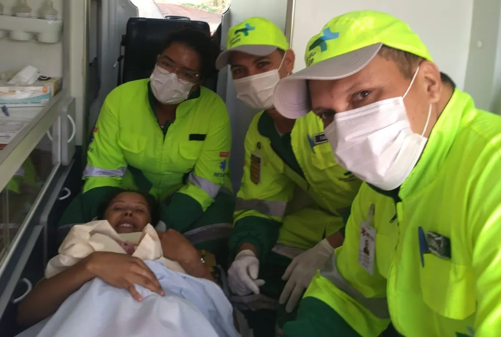 Rondonópolis | Mulher dá à luz a caminho de consulta pré-natal em rodovia e recebe ajuda de socorristas