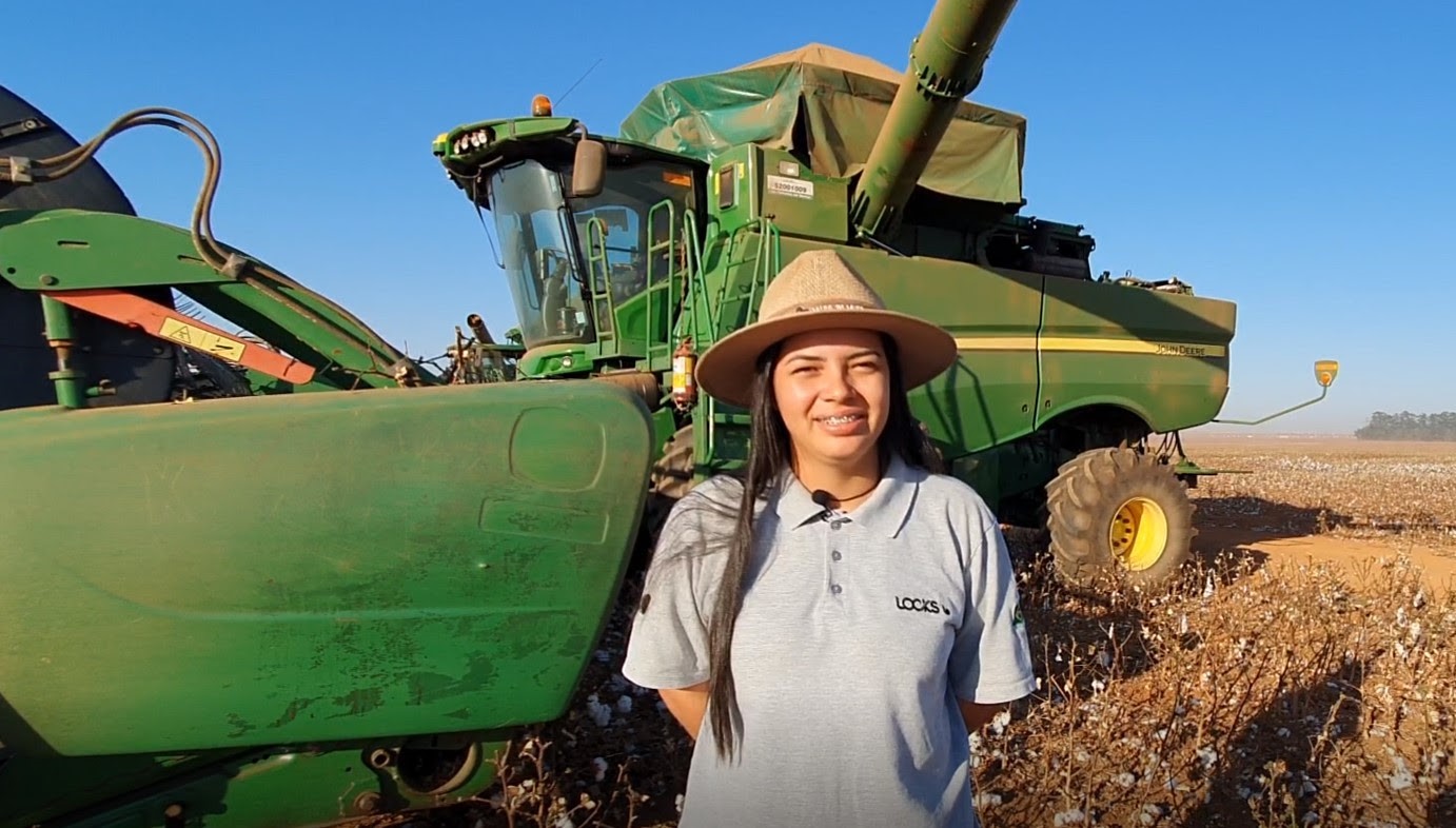 Jovem operadora se capacita e conquista emprego no campo