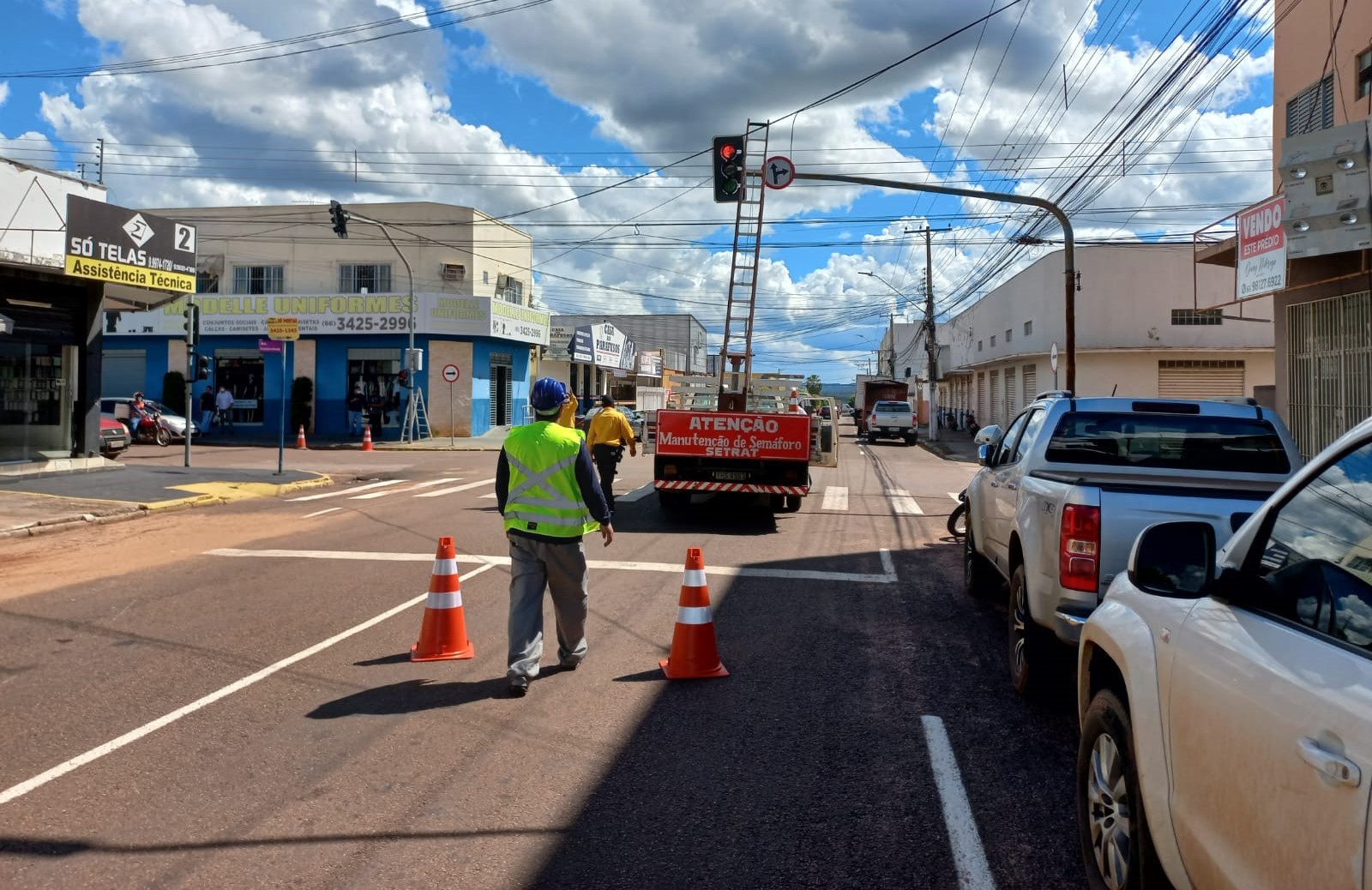 Técnicos da Setrat vão avaliar equipamento para nova rede semafórica