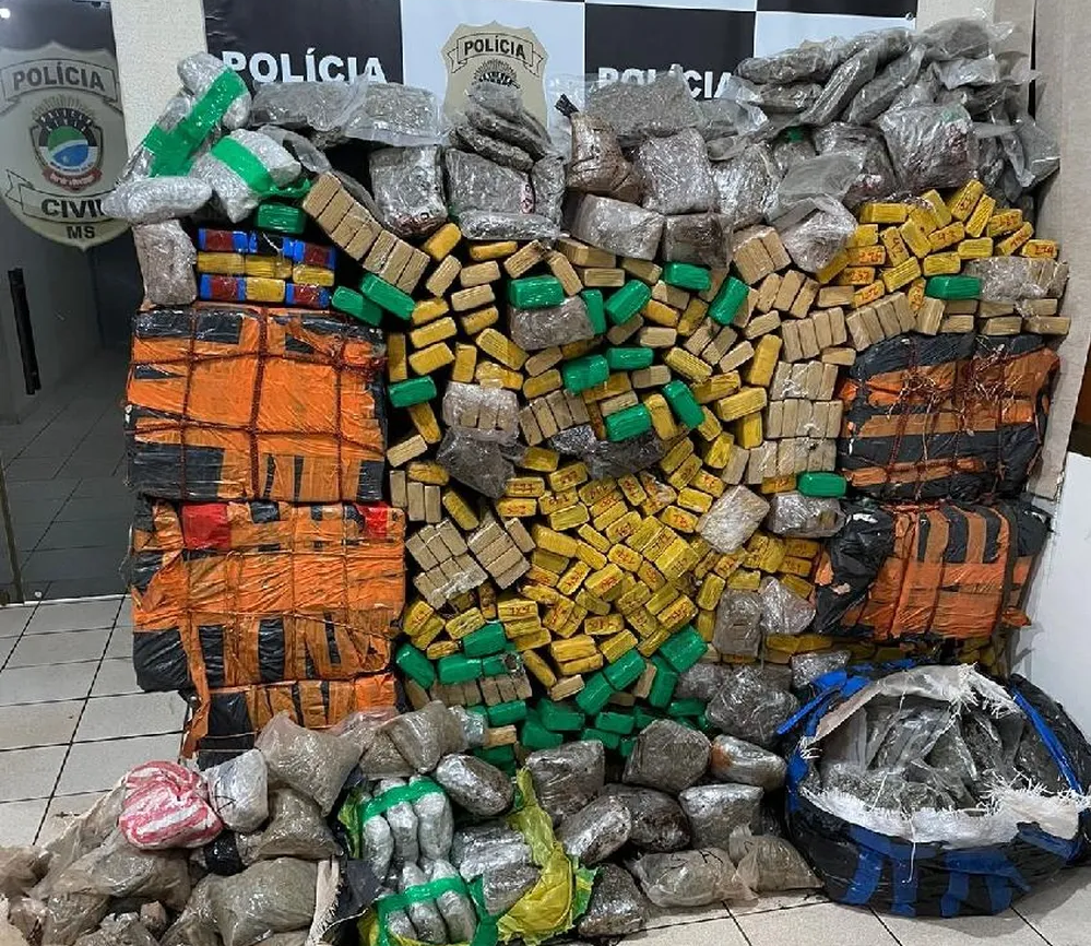 Mato Grosso | Polícia apreende 690 kg de maconha e skunk em casa-cofre