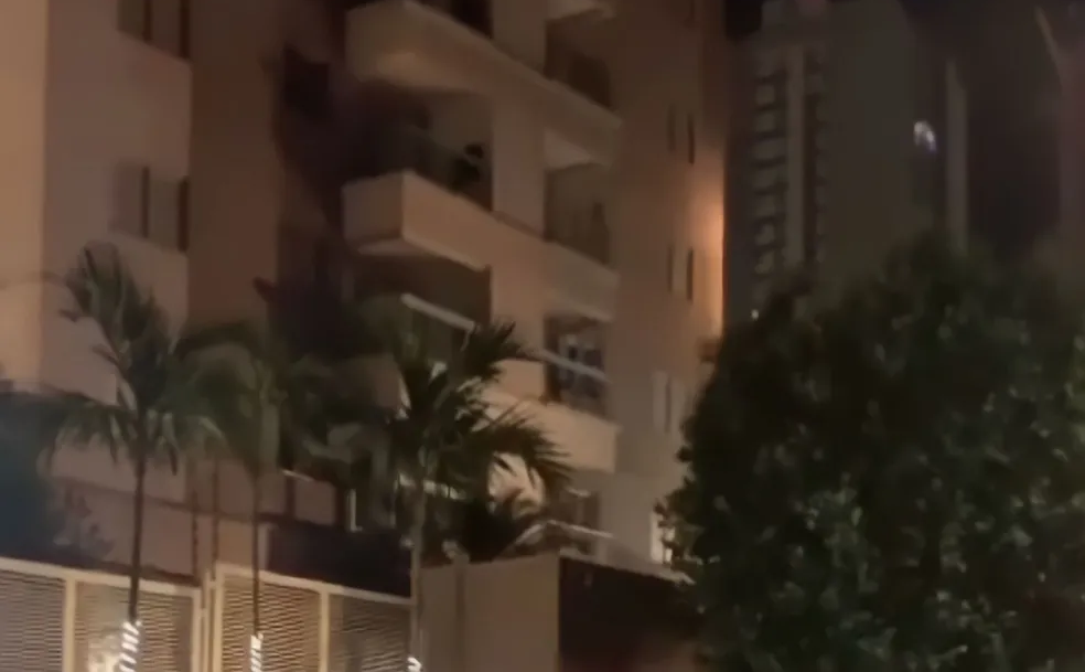 Incêndio atinge apartamento no 11º andar de prédio de Cuiabá