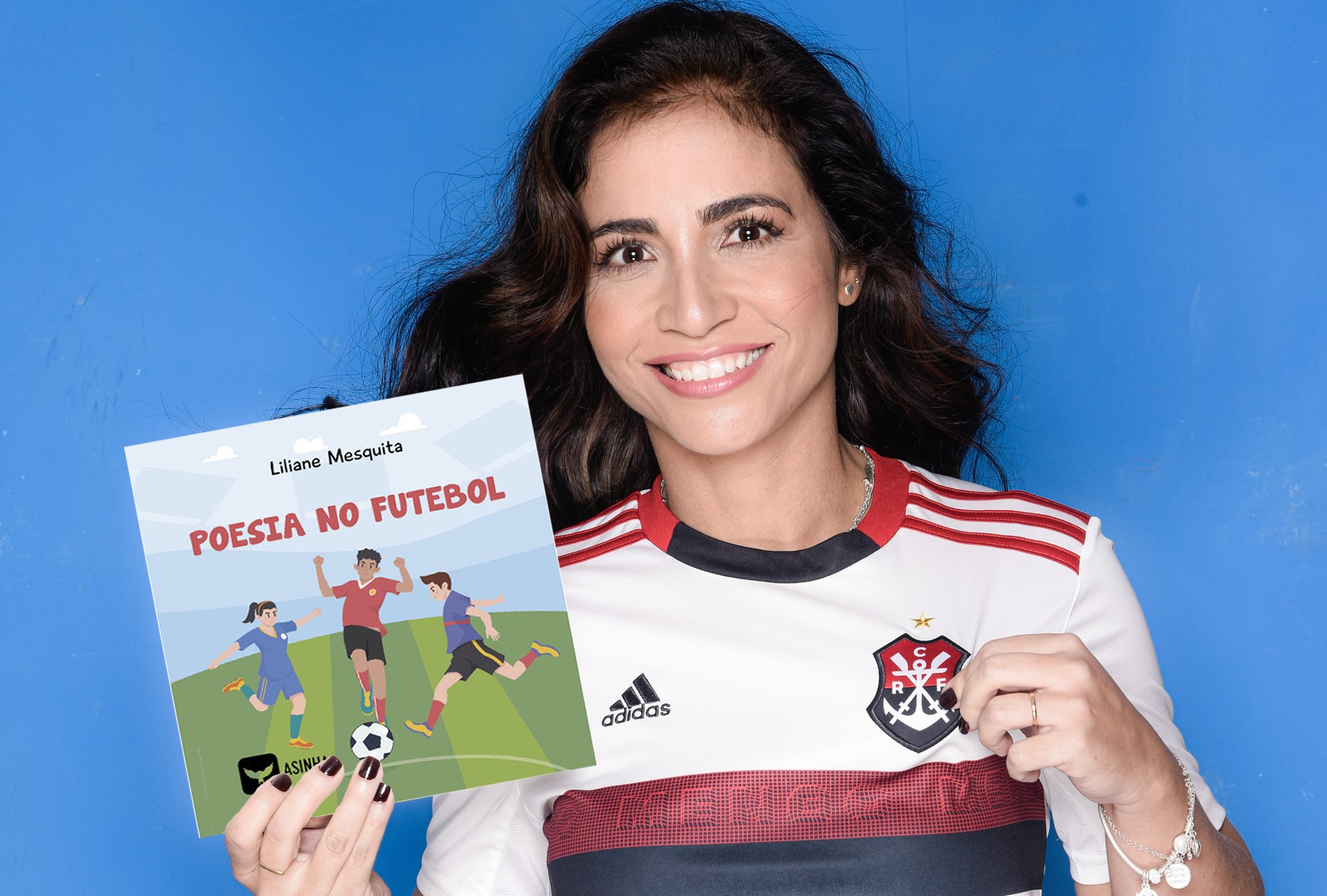 Ex-jogadora e torcedora, escritora incentiva igualdade no futebol