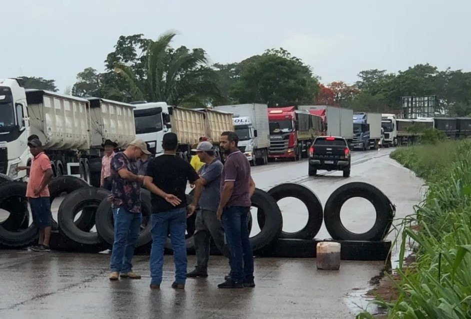 Protestos contra resultado das eleições seguem bloqueando rodovias em MT; veja os pontos