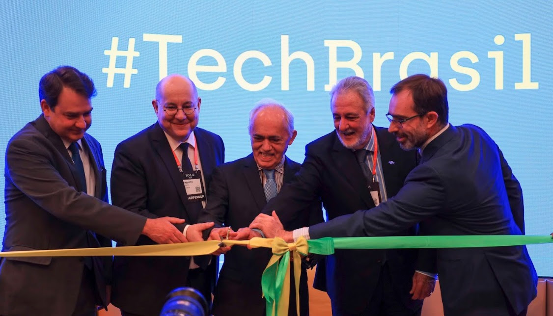 Brasil inaugura mega estande no Web Summit