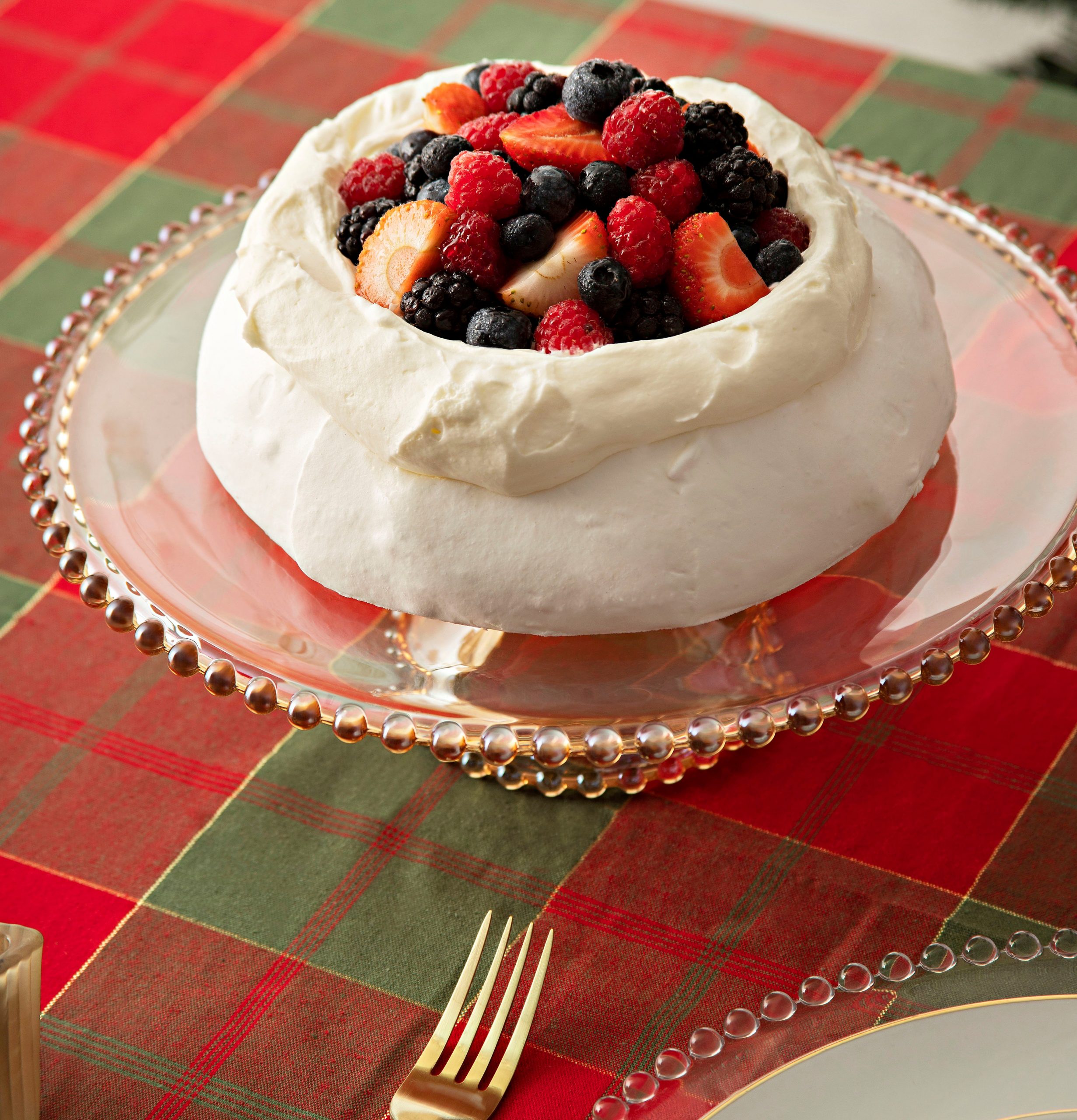 Camicado sugere receita de Pavlova como sobremesa delicada para as festas de fim de ano