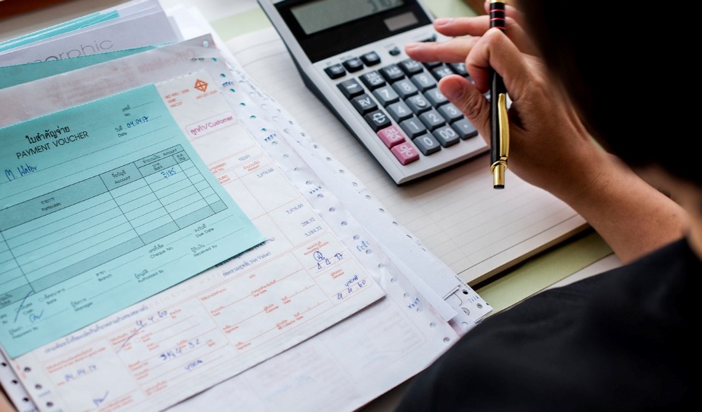 Pesquisa: endividamento sobe e inadimplência diminui em 2022 na capital de MT