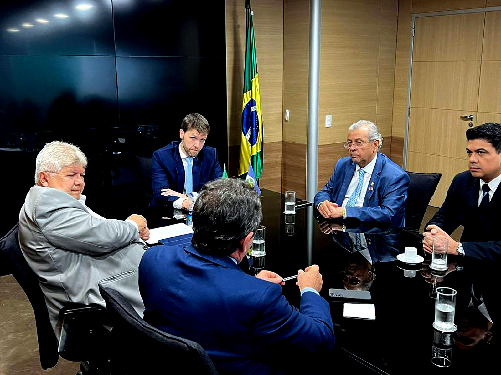 Kalil e Jayme asseguram R$183 milhões para água, esgoto e pavimentação em Várzea Grande