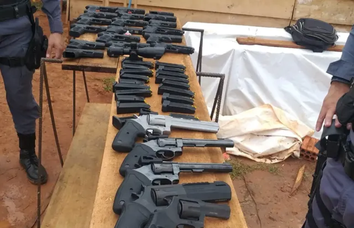 Sorriso | Polícia prende três pessoas e recupera 28 armas furtadas