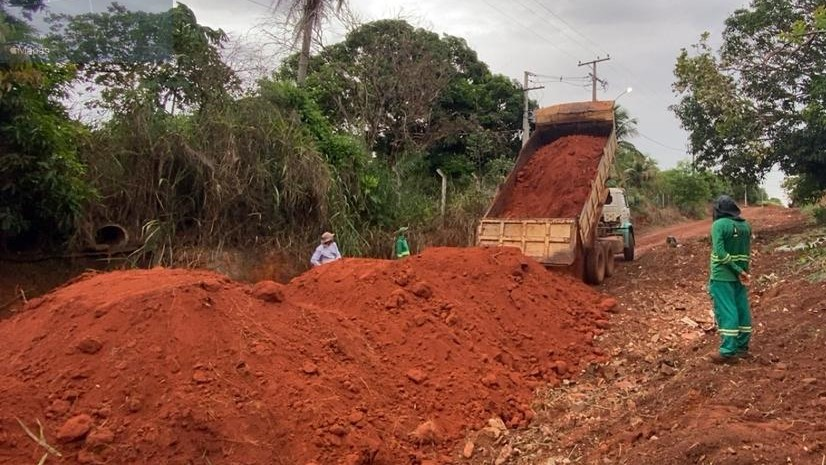 Sinfra dá início às obras de asfalto e drenagem no Residencial Paraíso e orienta moradores sobre possíveis transtornos