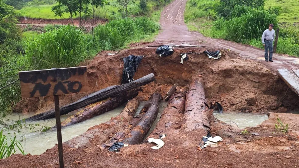 Chuva destrói estradas e pontes de Peixoto de Azevedo
