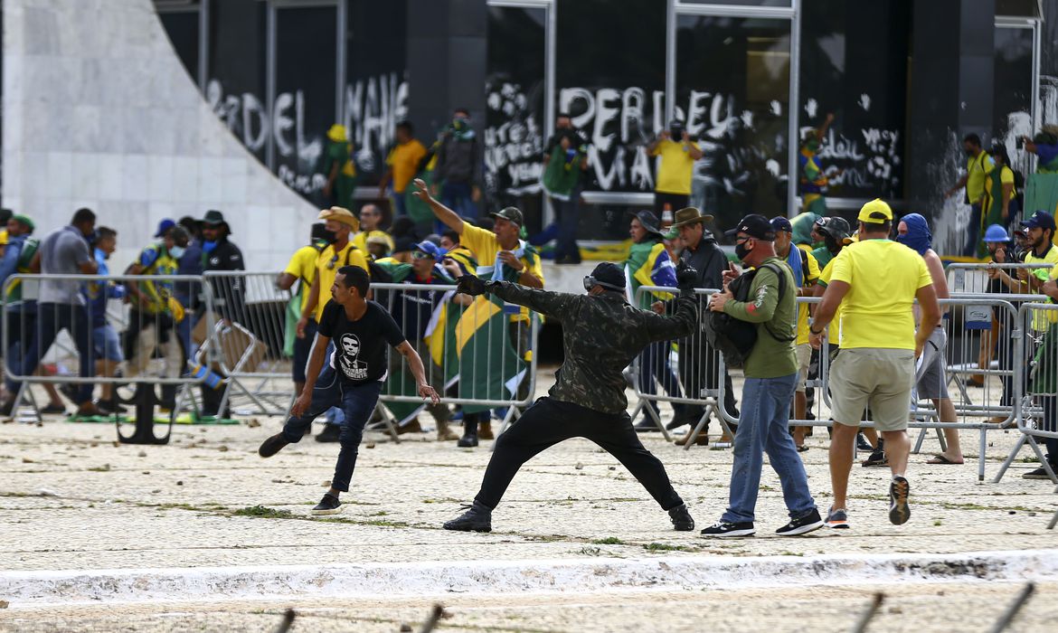 ALMT arquiva pedido para acompanhar bolsonaristas presos em Brasília
