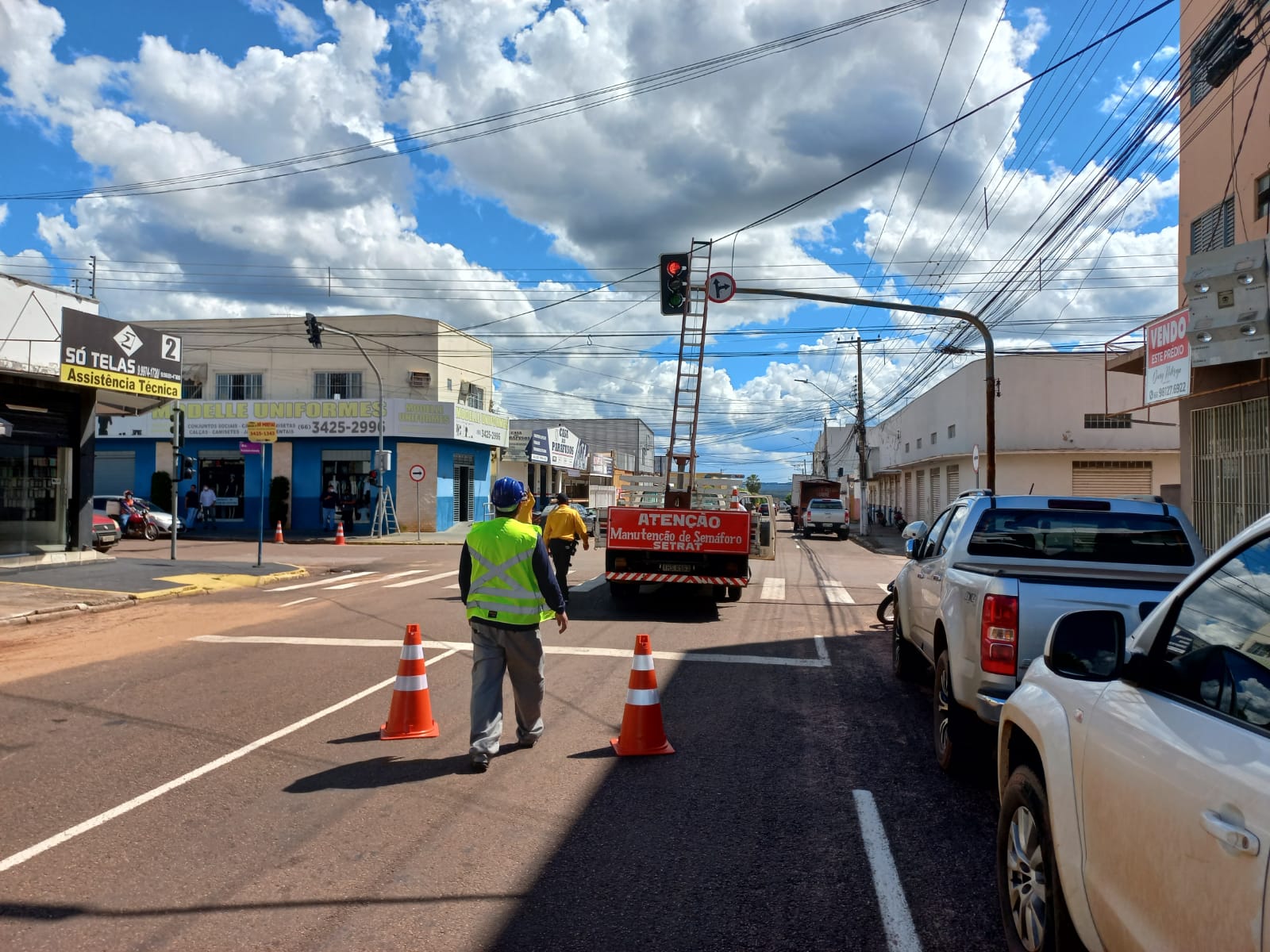 Rondonópolis | Setrat trabalha para restabelecer a sincronia de seis semáforos no centro da cidade