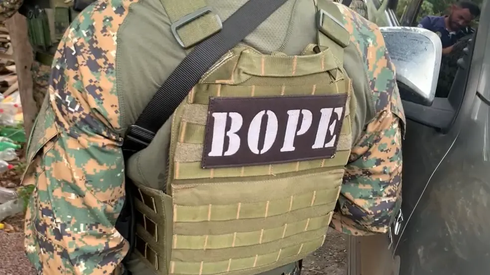 Bope atua nas buscas por atiradores de chacina em bar