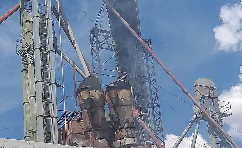 Incêndio atinge armazém de grãos em Sorriso após problemas na parte elétrica