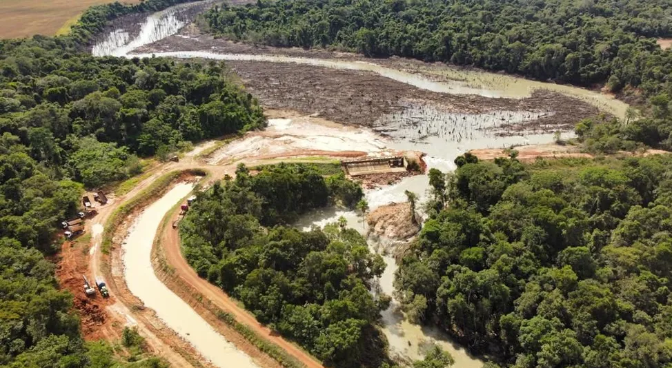 Barragem de usina ilegal se rompe em fazenda de Lucas do Rio Verde