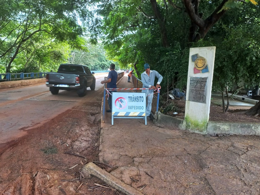 Rondonópolis | Passarela metálica da ponte Ribeirão Arareau é interditada nesta segunda-feira (06)