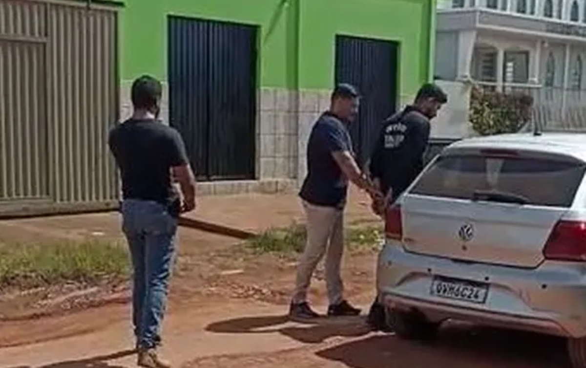 Foragido do Mato Grosso que matou mãe, filha e adolescente é preso em vila no interior do Acre