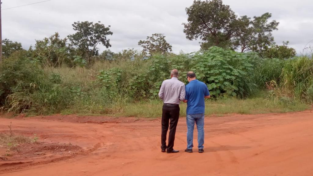 Rondonópolis | Município intensifica fiscalização de terrenos baldios sujos