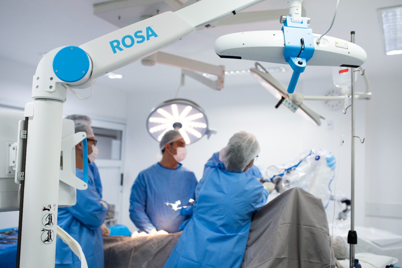 Artrose severa: entenda como a medicina robótica tem auxiliado a contornar os casos mais graves da doença no Brasil