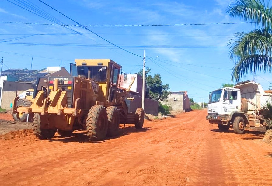 Prefeitura de Pedra Preta retoma obra de asfalto no bairro Casa Blanca