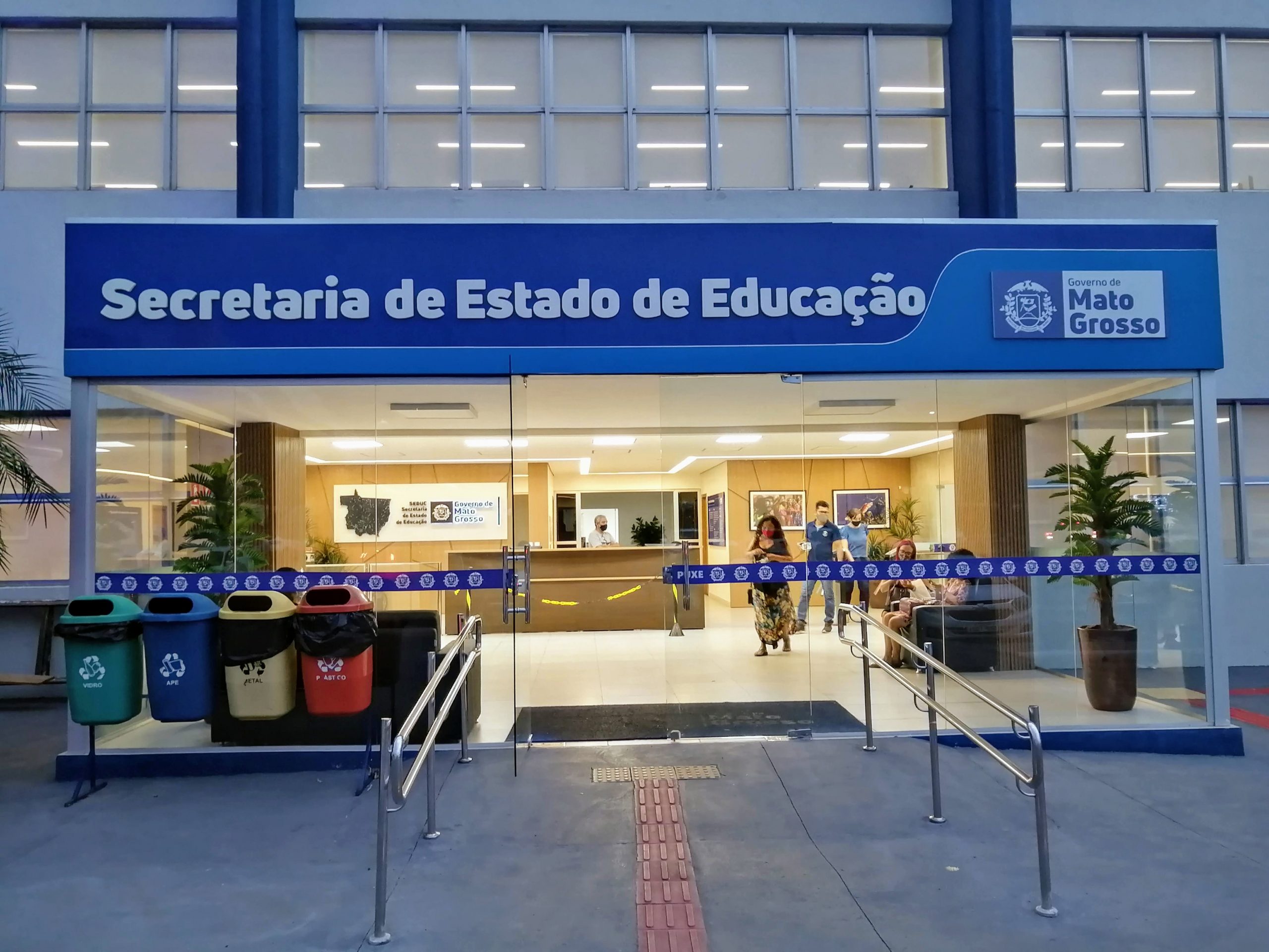Pais e responsáveis devem atualizar cadastro escolar em unidades da rede estadual de ensino