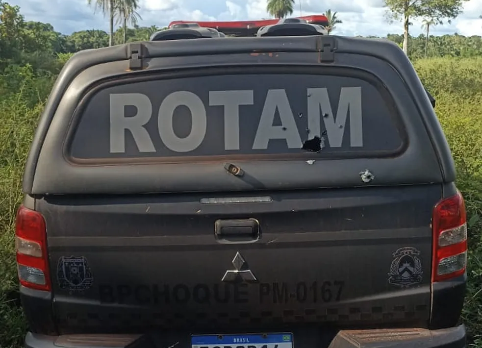 Mais um suspeito de integrar grupo que atacou Confresa fica ferido e viatura da PM é atingida por tiros