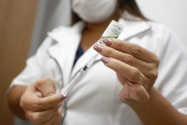 Governo libera vacina da gripe para população: Veja 8 coisas que você precisa saber ao se imunizar