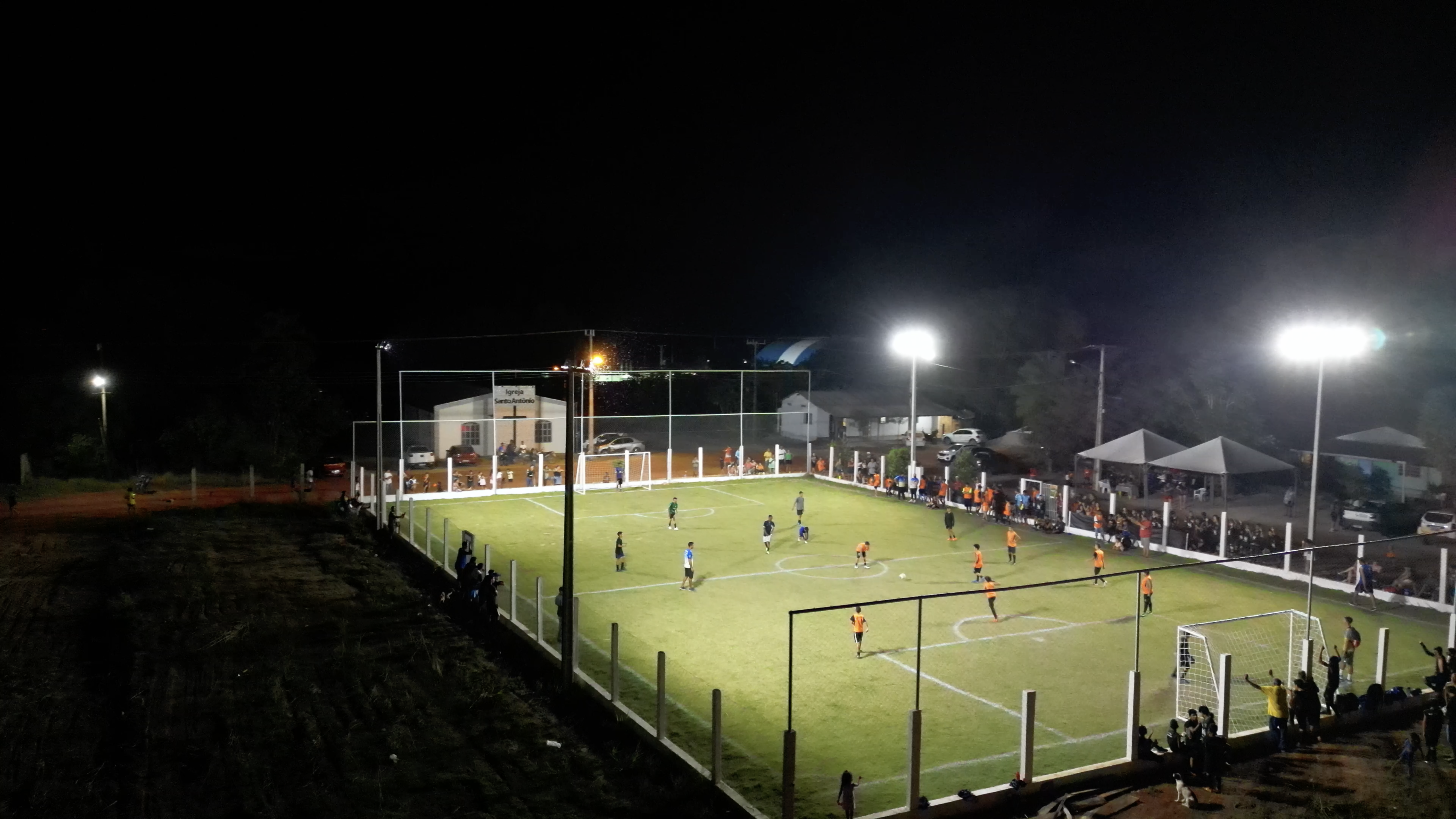 Qualidade de vida e diversão com campinho  reformado em Barra do Bugres
