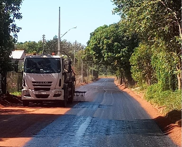 Rondonópolis | Obra de pavimentação asfáltica na Vila Naboreiro está 50% executada e segue avançando