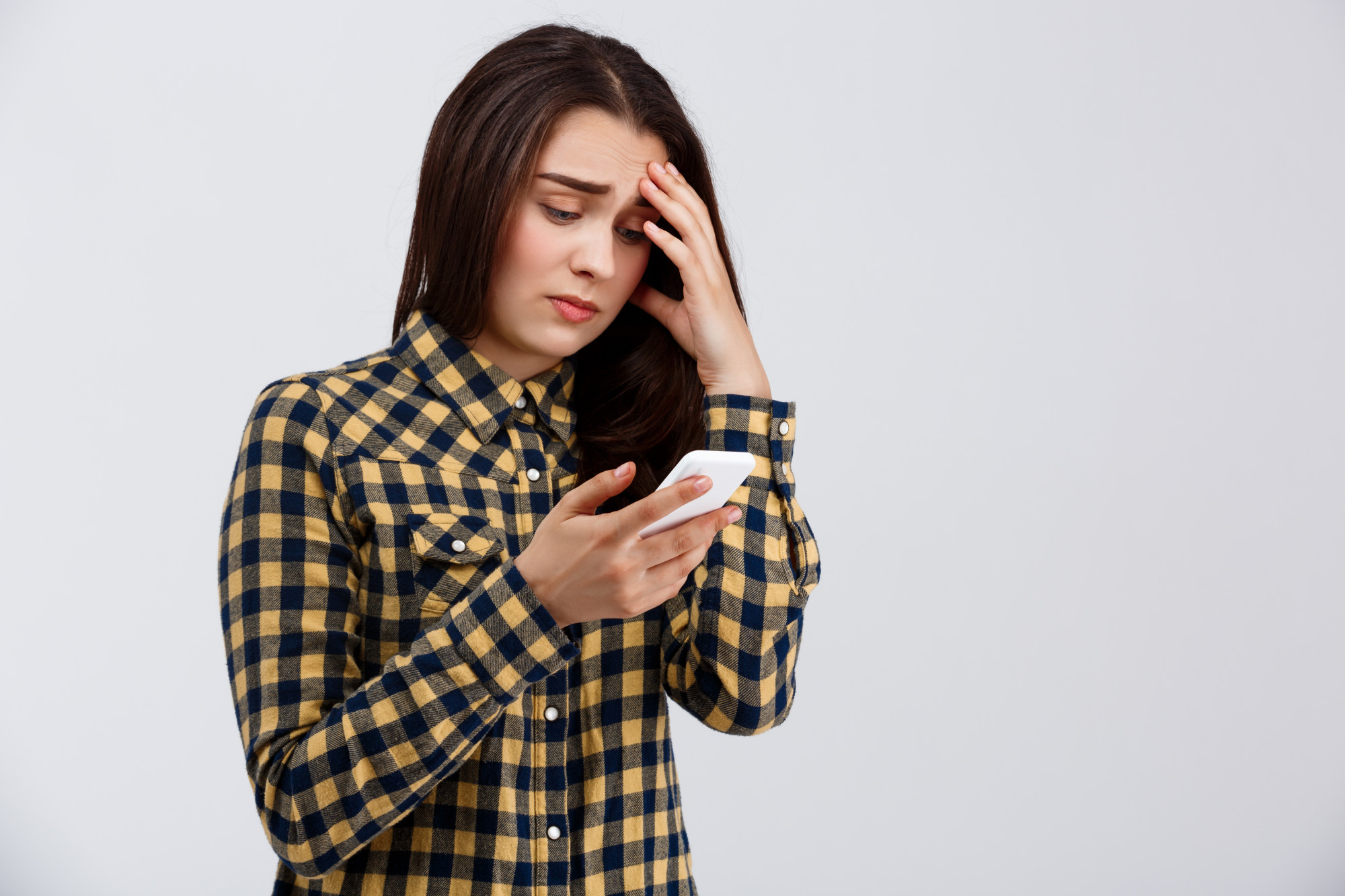 Barato que sai caro: uso de WhatsApp não oficial faz empresa perder dinheiro, negócios e até ser banida do aplicativo