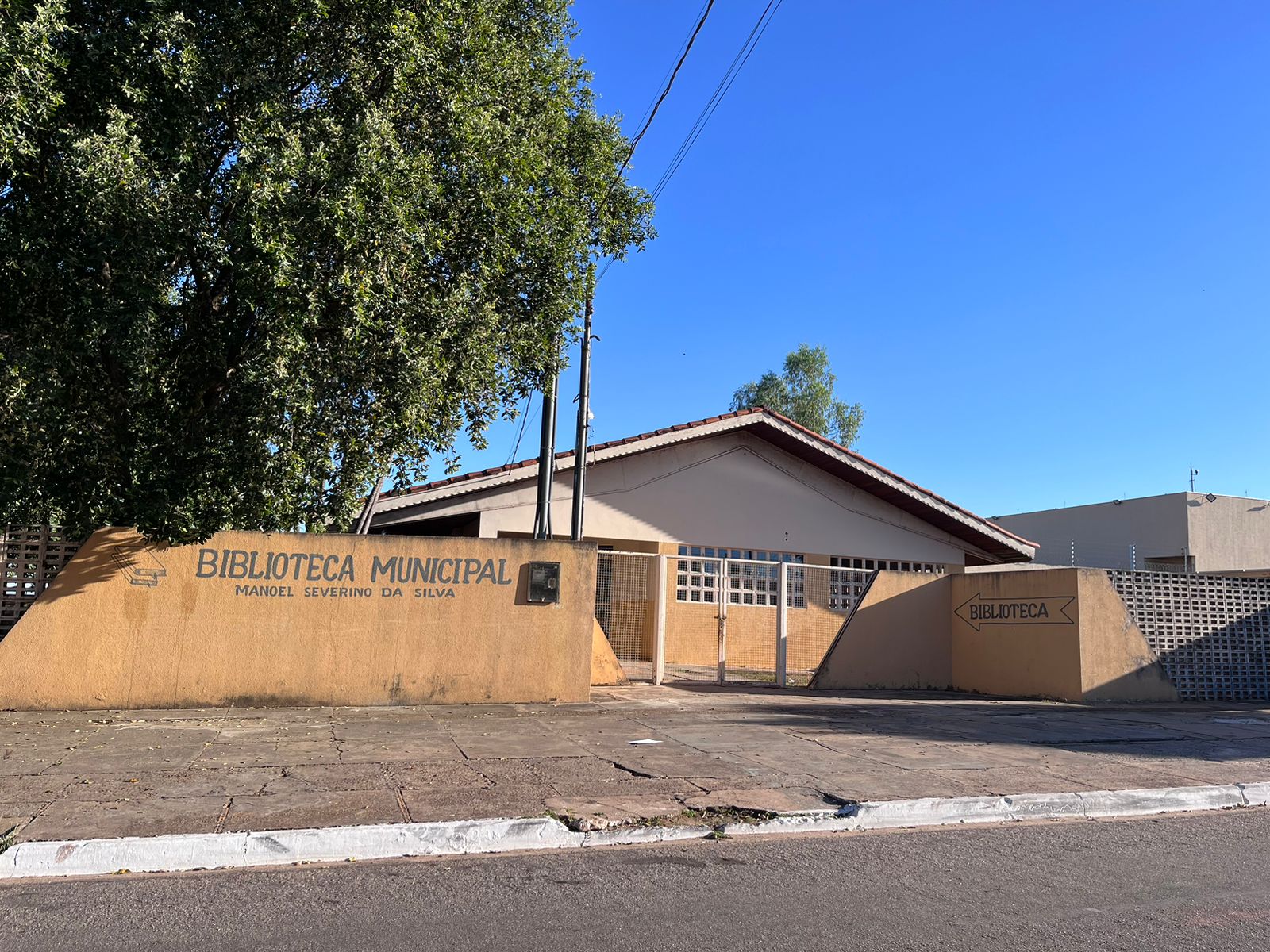 Rondonópolis | Prefeitura inicia reforma e revitalização da biblioteca pública da Vila Operária