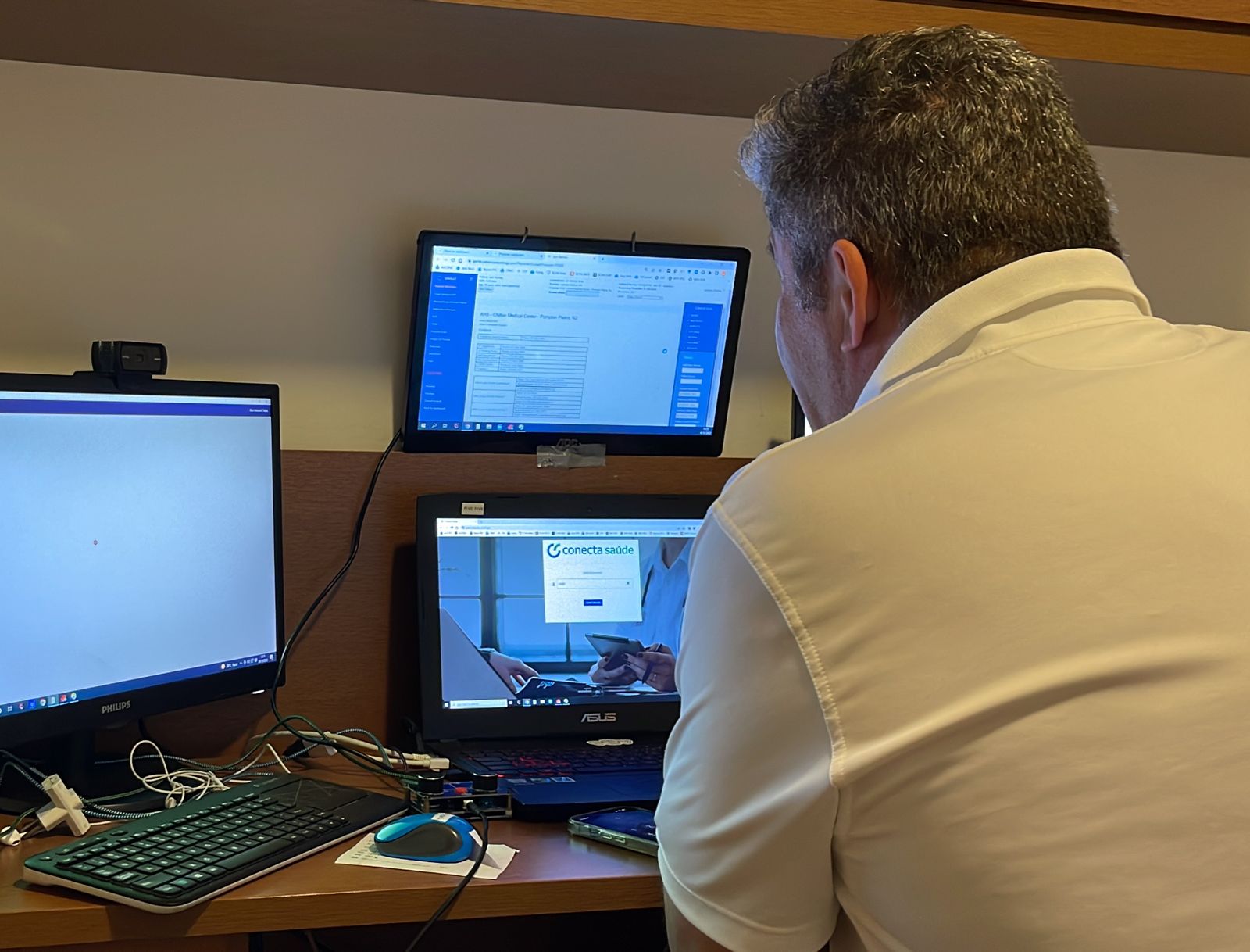 Plataforma de telemedicina realiza o primeiro atendimento para deficientes auditivos do país